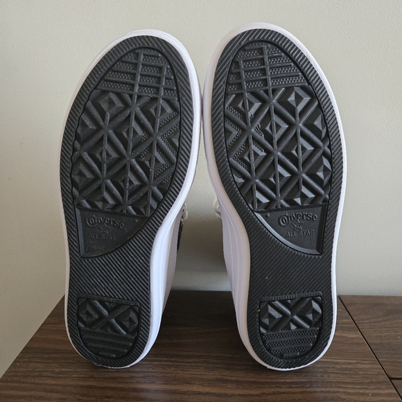 Converse CTAS Move HI Shoes Womens Size 9.5 Black Natural Ivory White 568497C - Picture 9 of 9